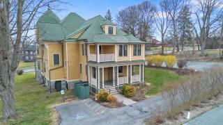 Westcott Suite Apartments - 9