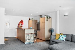 Princes Wharf 1BR with Balcony Zodiak Stays - 2