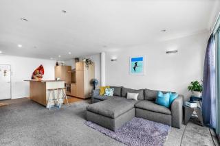 Princes Wharf 1BR with Balcony Zodiak Stays - 1