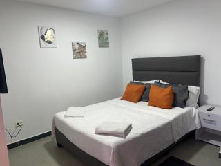 comodo y nuevo apartaestudio en el norte para dos personas - 2