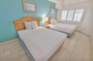 Amazing Seaside Escape with Balcony & Beach Access - 4