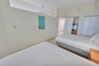 Amazing Seaside Escape with Balcony & Beach Access - 3