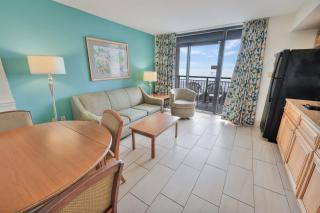 Amazing Seaside Escape with Balcony & Beach Access - 6