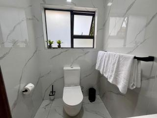 One O Eight Boutique Hotel - 8