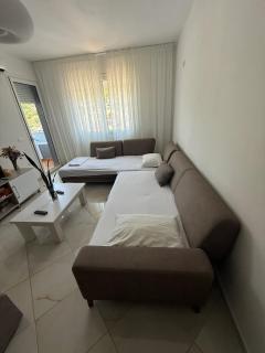 Family-Friendly Apartment Vlora - 6