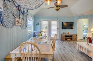 Myrtle Beach Cottage, Walk to Pools and Beach! - 3