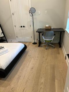 Queen Bed with Attached Private Bath - 8