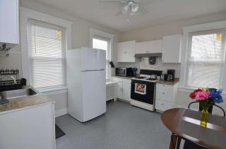 Cozy Beds with Parking, Laundry - Near RU, RWJ, NJ Transit - 3