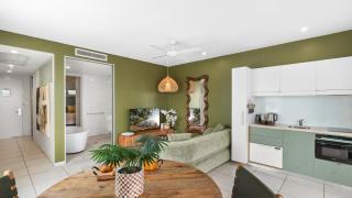 Coralside Apartment Stay - 1