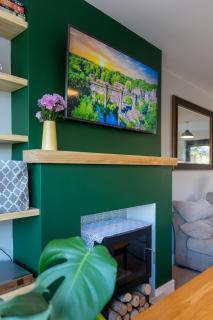 2 bed home in quiet Harrogate suburb - 1