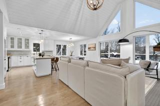 Luxurious Scandinavian Golf Chalet with Private Spa - 3