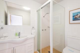 Plantation - 3BR Modern Family Friendly Apartment Huskisson Main Street By Nautilus Apartments Jervis Bay - 2