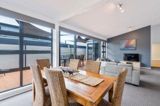 Plantation - 3BR Modern Family Friendly Apartment Huskisson Main Street By Nautilus Apartments Jervis Bay - 9