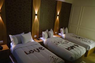 Happy House Pyramids View - 8