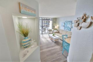 Updated 1BR Direct Ocean Front Condo, Pools, Beach - 0