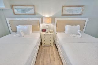 Updated 1BR Direct Ocean Front Condo, Pools, Beach - 6