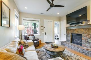 Hot Tub and Fire Pit Modern Flagstaff Home - Flagstaff - 8