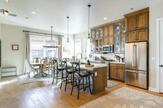 Hot Tub and Fire Pit Modern Flagstaff Home - 7