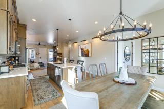 Hot Tub and Fire Pit Modern Flagstaff Home - 3