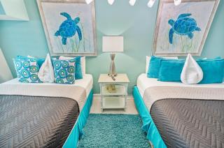 New Remodeled, Corner Oceanfront Beach Cove, Pools - 2