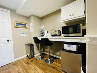 Cozy Small Room - Queen bed - Free Parking in Charlottetown - 4