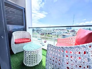 Secured Gated 2Bedroom Apartment in Lekki Phase 1- Pool, PS5, Snooker, Elevator - 7