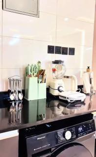 Secured Gated 2Bedroom Apartment in Lekki Phase 1- Pool, PS5, Snooker, Elevator - 3