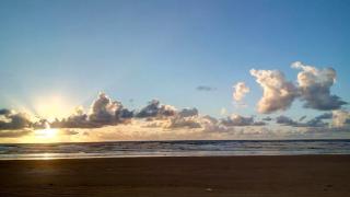 Casa com piscina 4 quartos 2 suítes condomínio frente mar - 6