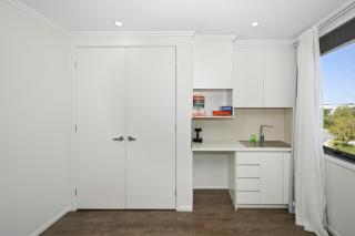 Stunning Maroochy Waterfront Home - 8