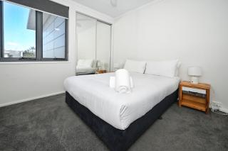 Stunning Maroochy Waterfront Home - 1