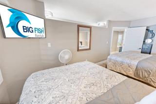 Stunning Oceanfront Remodeled,Flooring,New Kitchen - 6