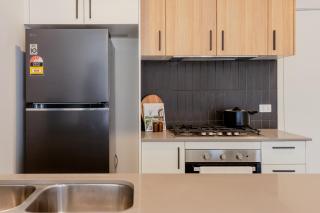 Cozy 3BR in Throsby with courtyard, free wifi and park - 8