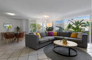 4 Parkshores Coastal Retreat Close to Beach Private Outdoor Spaces - 0