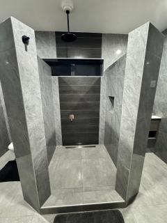 Runway Retreat by the Mountains - Avatiu - 1