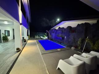 Runway Retreat by the Mountains - Avatiu - 3