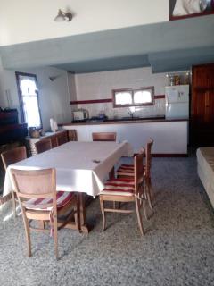 CASA con 3 habitaciones, 2 baños, cochera y patio a 100 metros del mar Durante ENERO y FEBRERO solo se alquila por un MÍNIMO de 7 días - 2