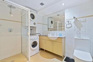 Retro Chippendale Stay - Pool & Gym Access - 1