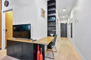 Quirky Retreat - A Charming 1BR in Trendy Collingwood - 1