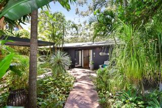 Beach Retreat with Stunning Outdoor Area - 1