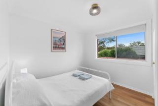 The Pearl A Fresh, Modern Family Retreat in Old Erowal Bay - 2