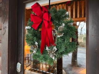 ER74 - Gerrald's Chalet - Great location, Close to all the action! cabin - 5