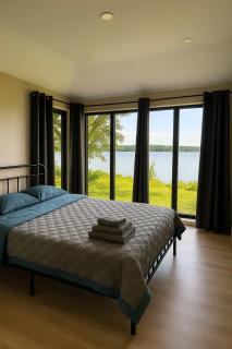 Lakefield House Rental - Spacious 3-Bedroom Home on the Lake - 3