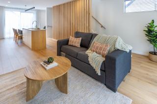 Stylish 3BR Townhouse with Garage - 5