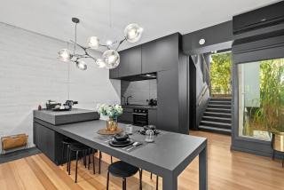 Romantic Lakefront Luxury - Spa Bath, Fireplace, King Bed - Daylesford - 1