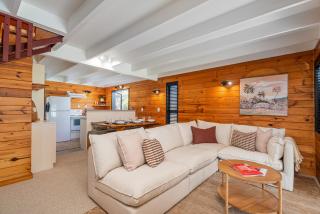 Colin's Beachfront Villa - 3