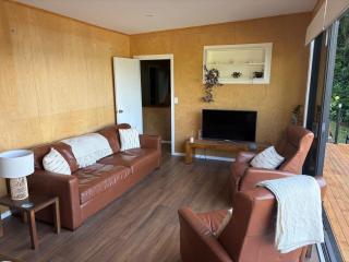 Tuis Nest, family beach bach at Opito Bay - 6