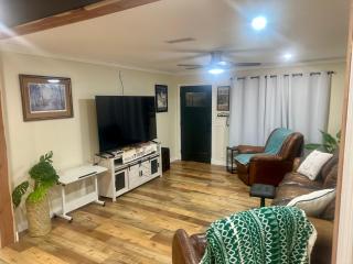 Modern, Cozy and Quiet North Shreveport House - 1