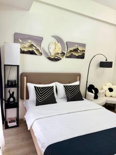 The Median Condo Near it Park mr - 4