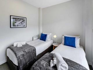 Frankton Retreat Modern 3BR with Lake Views - 5