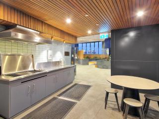 Once Upon a View with Balcony Pool and Parking Level 33 - 7